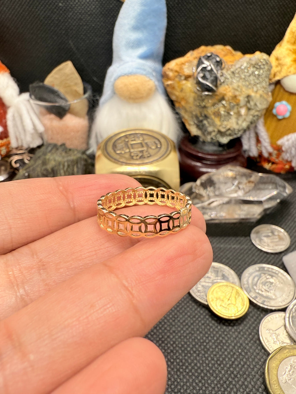 18K Saudi Gold Money Catcher Ring R40, 750 Hallmark, 4.7mm Geometric Openwork Band